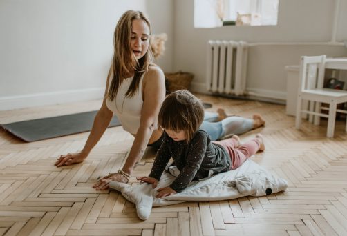 Eltern-Kind-Yoga (2-3 Jahre) – Sandra