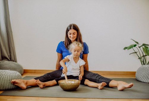 Eltern-Kind-Yoga (2-3 Jahre) – Sina